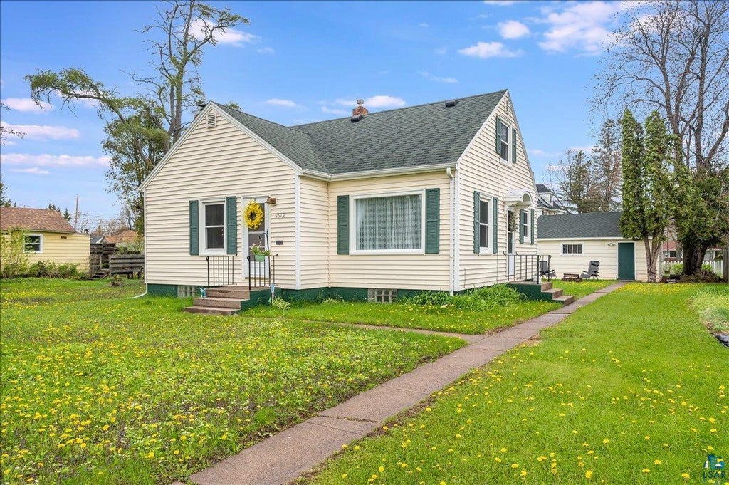 Photo of 1619 E 4th STREET, Superior, WI 54880 (MLS # 6128340)