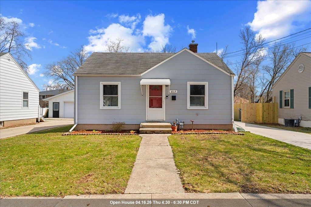 Photo of 817 15th AVENUE, Green Bay, WI 54304 (MLS # 50323644)