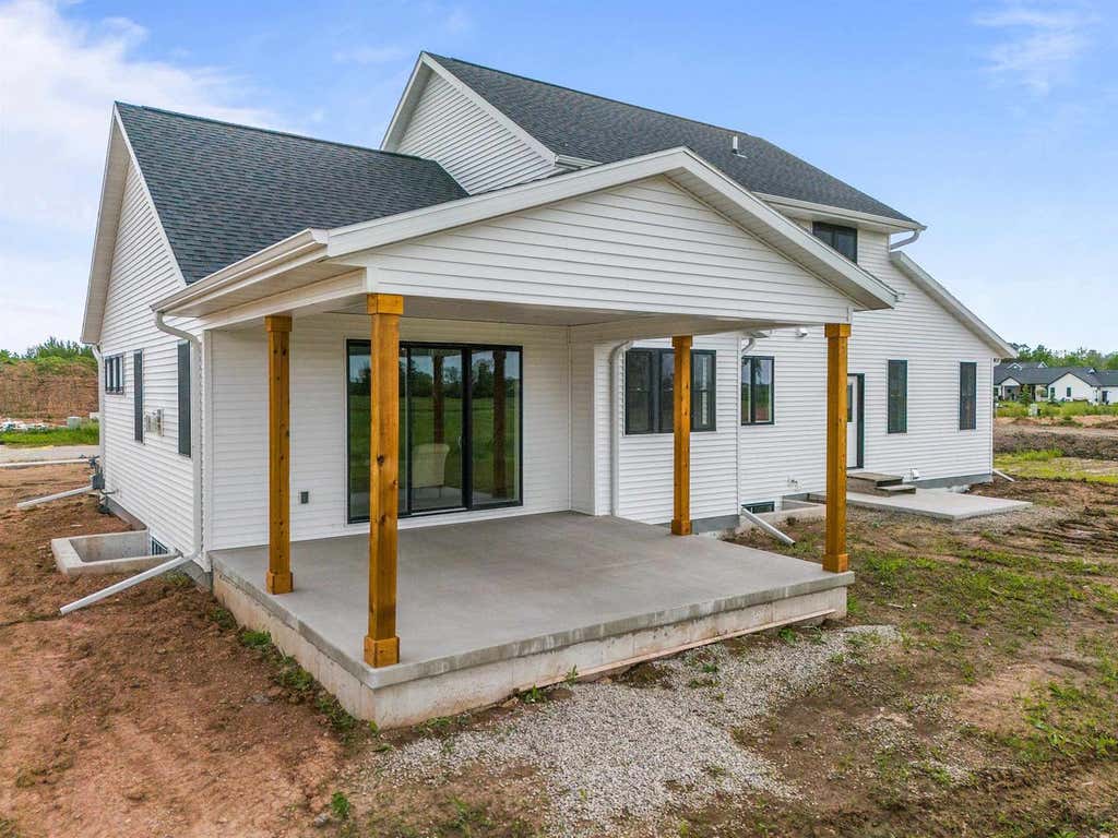 Photo of W5835 Delta DRIVE, Menasha, WI 54952 (MLS # 50329664)