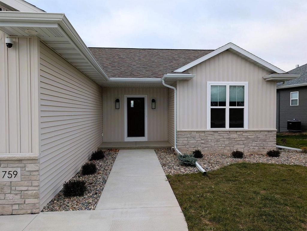 Photo of 1759 Dallas LANE, De Pere, WI 54115 (MLS # 50318922)