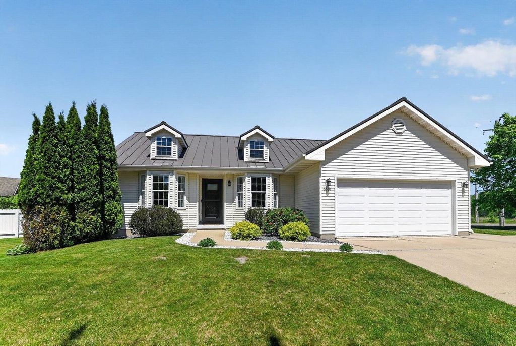 Photo of 6601 Village Park DRIVE, Madison, WI 53718 (MLS # 2023821)