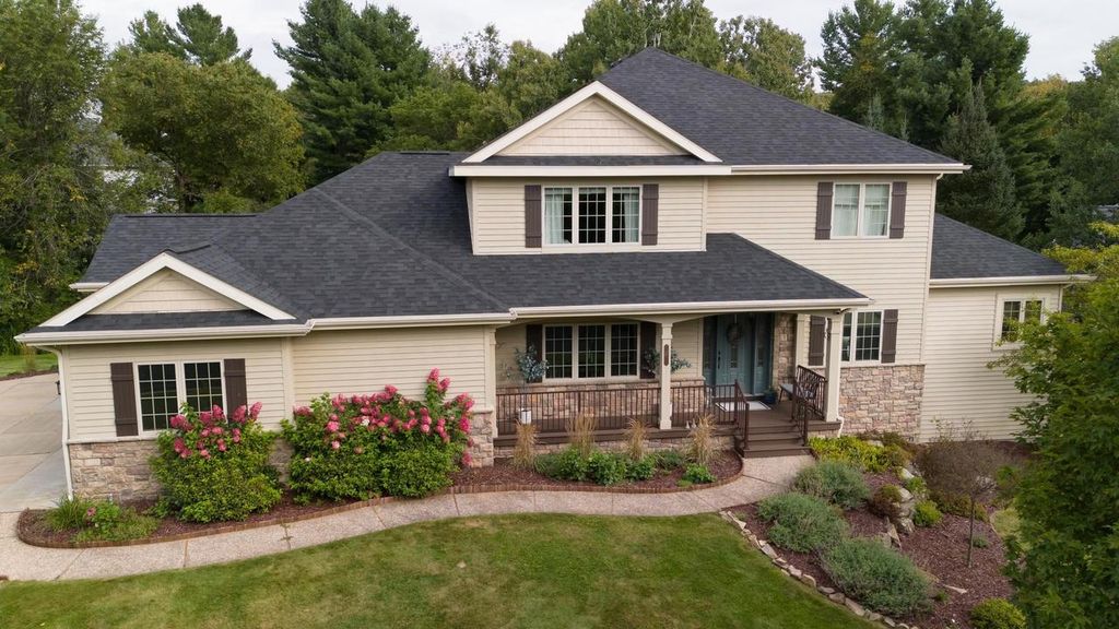 Photo of 2101 Eagle Valley LANE, Wausau, WI 54403 (MLS # 22505091)