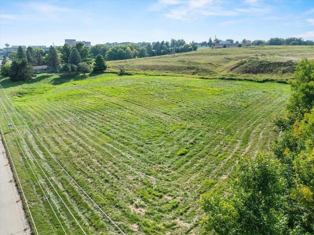 Photo of 1420 N Oak AVENUE, Marshfield, WI 54449 (MLS # 22600789)