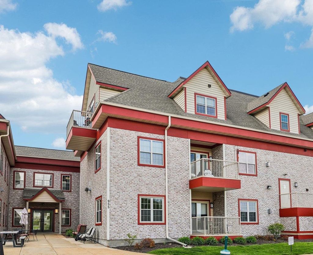 Photo of 955 Liberty BOULEVARD #301, Sun Prairie, WI 53590 (MLS # 2021932)