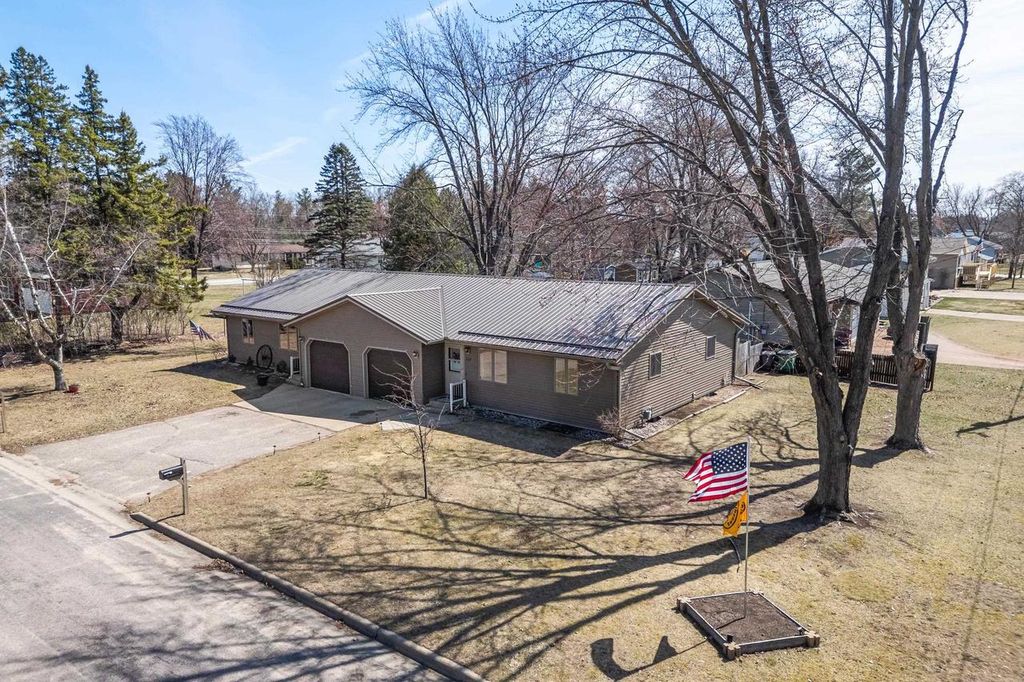 Photo of 1110/1112 Goodnow AVENUE, Wisconsin Rapids, WI 54494 (MLS # 22601347)