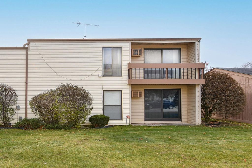 Photo of 1876 Haymarket ROAD #8, Waukesha, WI 53189 (MLS # 1944173)