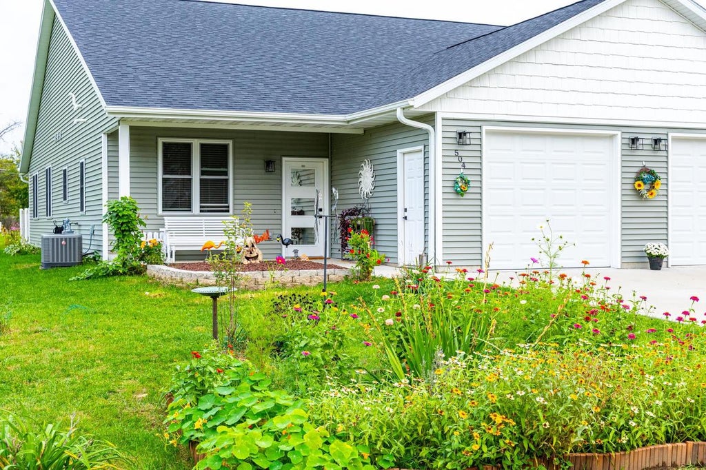 Photo of 504 E 8th AVENUE, Brodhead, WI 53520 (MLS # 2034526)
