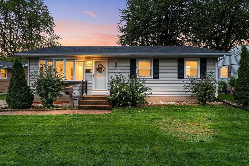 Photo of 111 N Meadow STREET, Oshkosh, WI 54902 (MLS # 50333784)