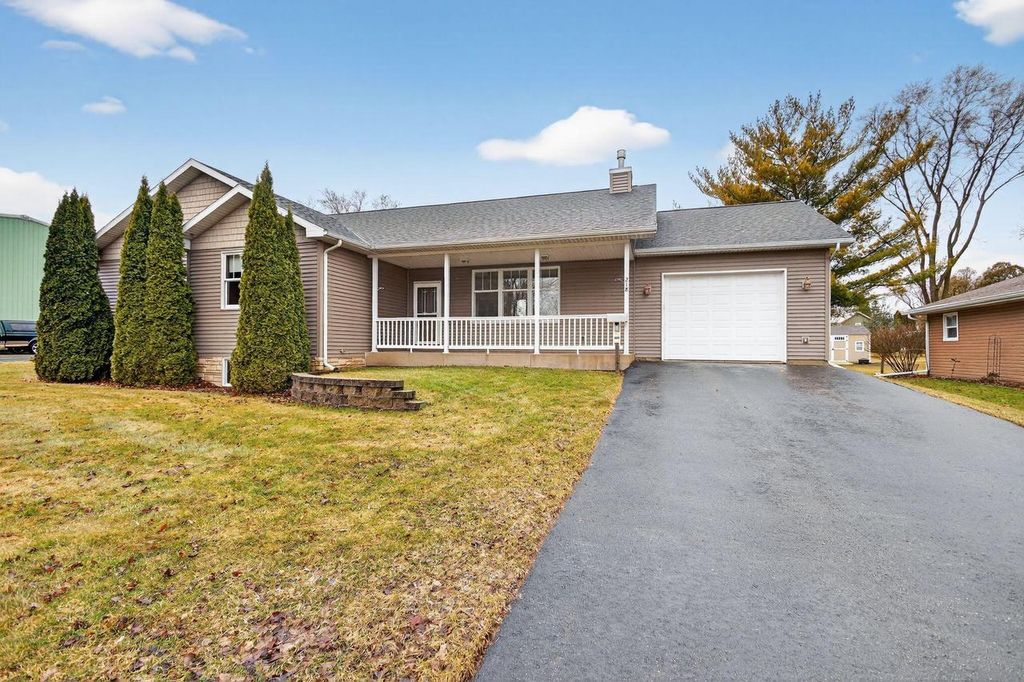 Photo of 218 Kilbourn STREET, Horicon, WI 53032 (MLS # 1953150)