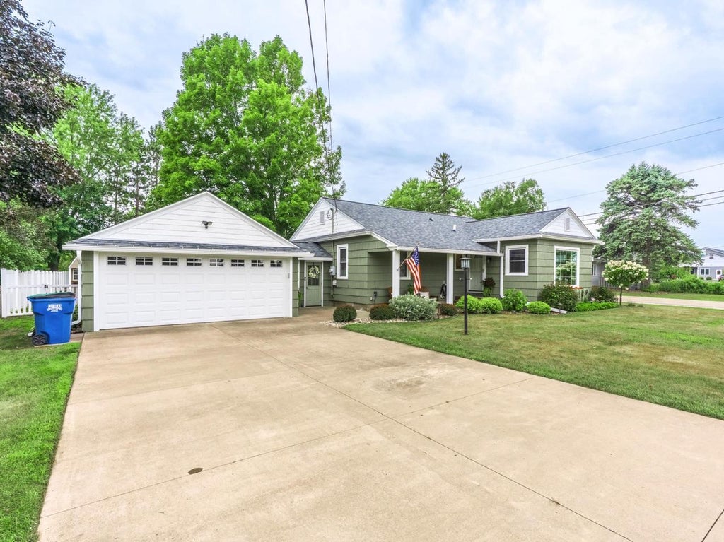 Photo of 151611 Robin LANE, Wausau, WI 54401 (MLS # 22603968)