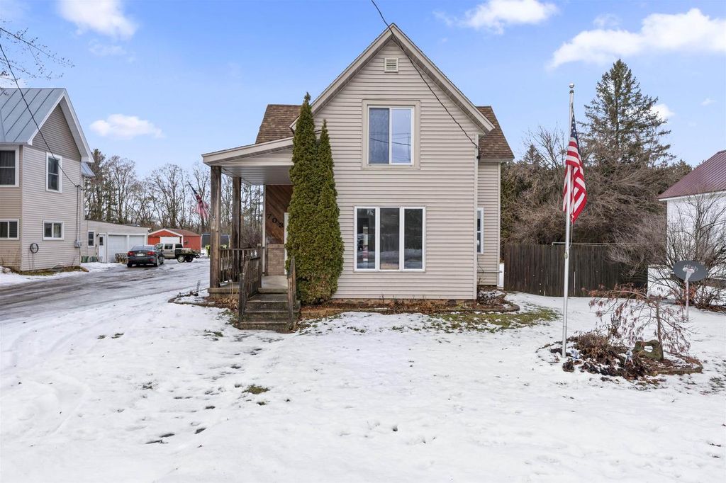 Photo of 703 Depot STREET, Manawa, WI 54949 (MLS # 50320047)