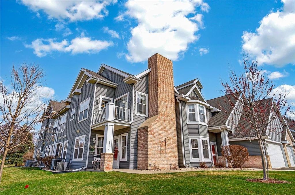 Photo of 3272 Stonecreek DRIVE, Madison, WI 53719 (MLS # 2017704)