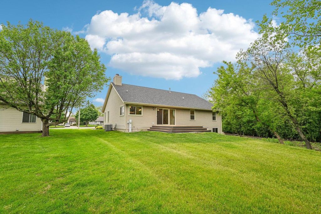 Photo of 2423 Judith LANE, Waukesha, WI 53188 (MLS # 1963347)