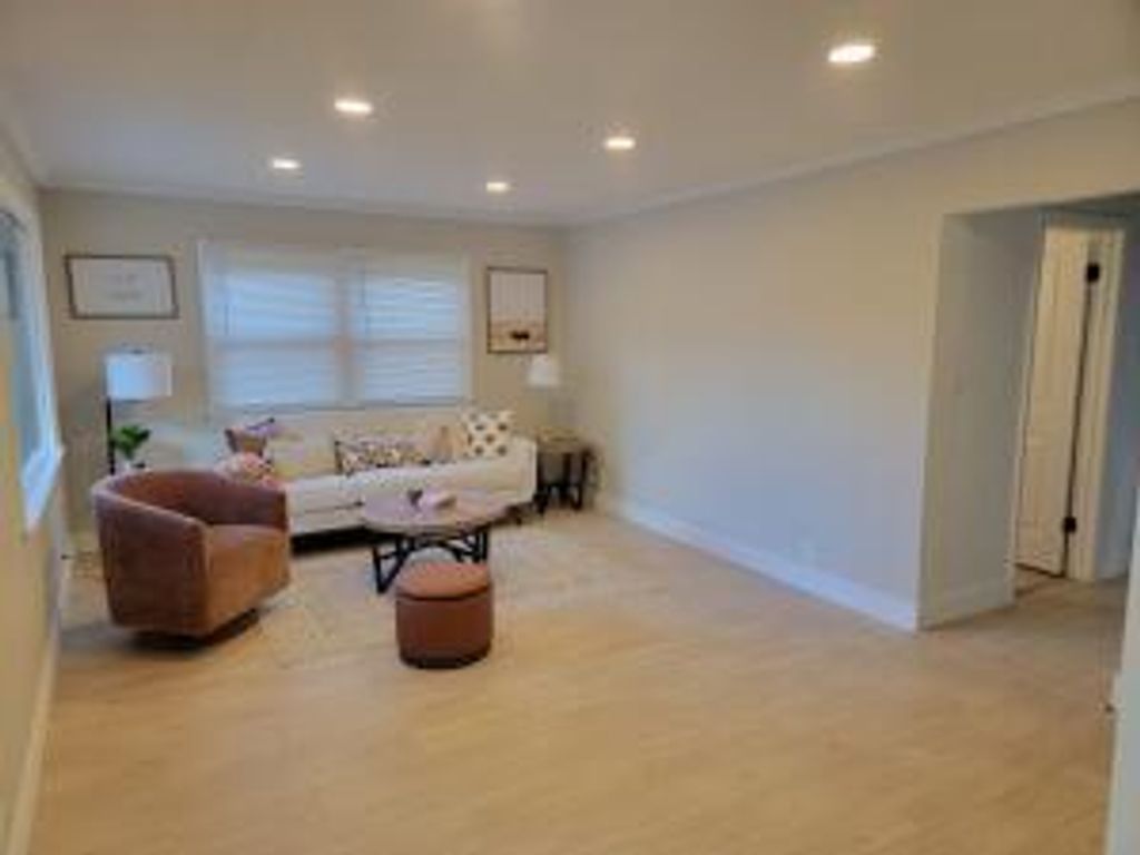 Photo of 6352 W Medford AVENUE, Milwaukee, WI 53218 (MLS # 1944116)