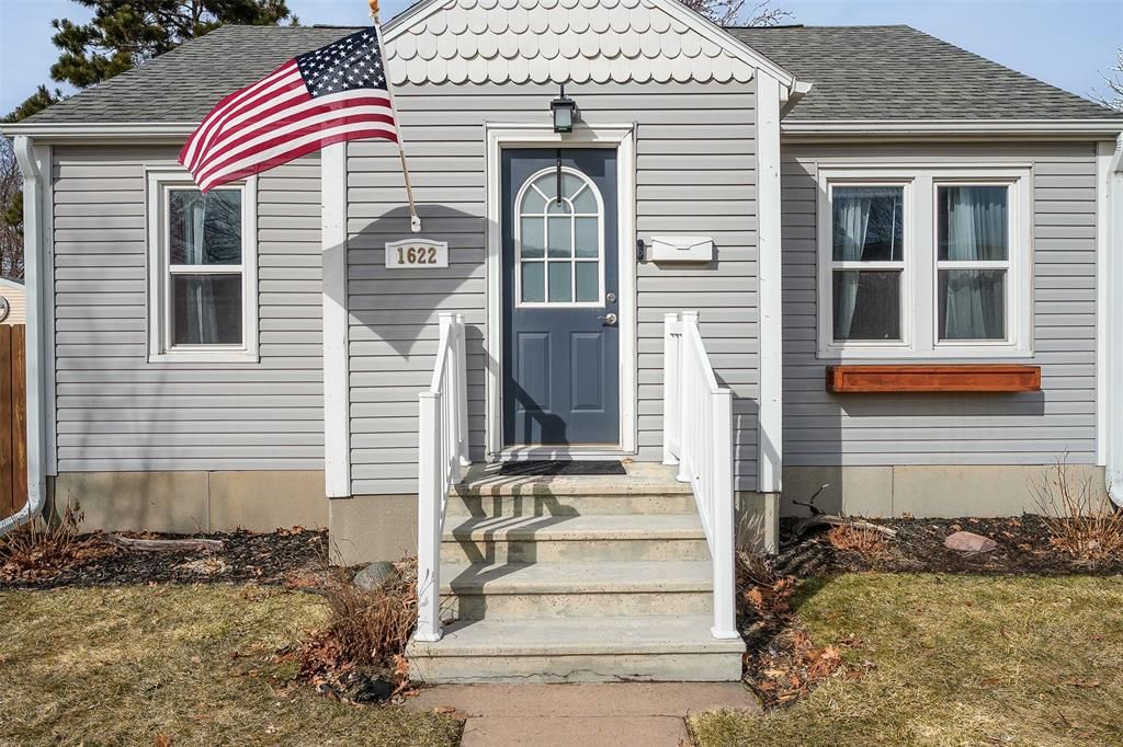 Photo of 1622 Sherwin AVENUE, Eau Claire, WI 54701 (MLS # 1599033)