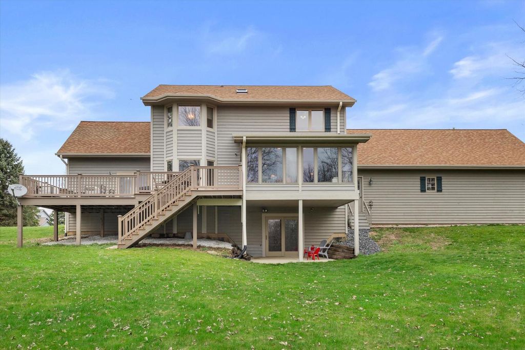 Photo of 26041 Deer Ridge TRAIL, Waterford, WI 53185 (MLS # 1960720)