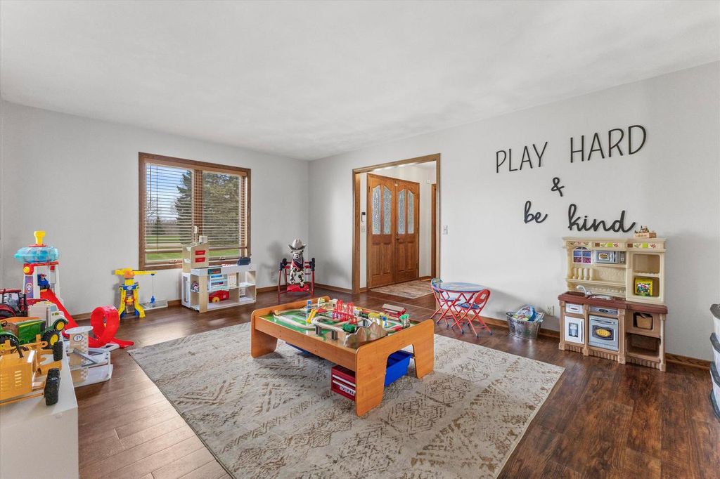 Photo of 26041 Deer Ridge TRAIL, Waterford, WI 53185 (MLS # 1960720)