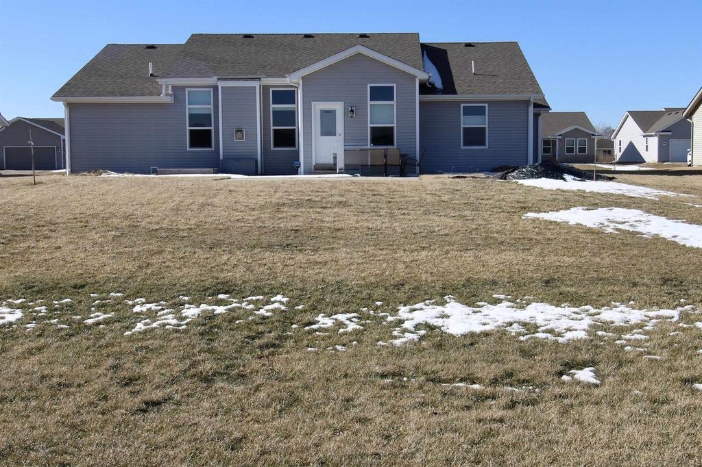 Photo of 2635 S Claremont DRIVE, Beloit, WI 53511 (MLS # 2016486)