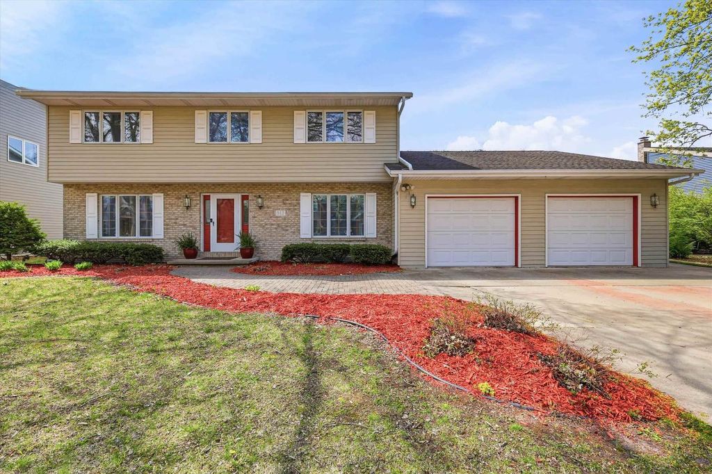 Photo of 917 E Kramer LANE, Appleton, WI 54915 (MLS # 50325135)