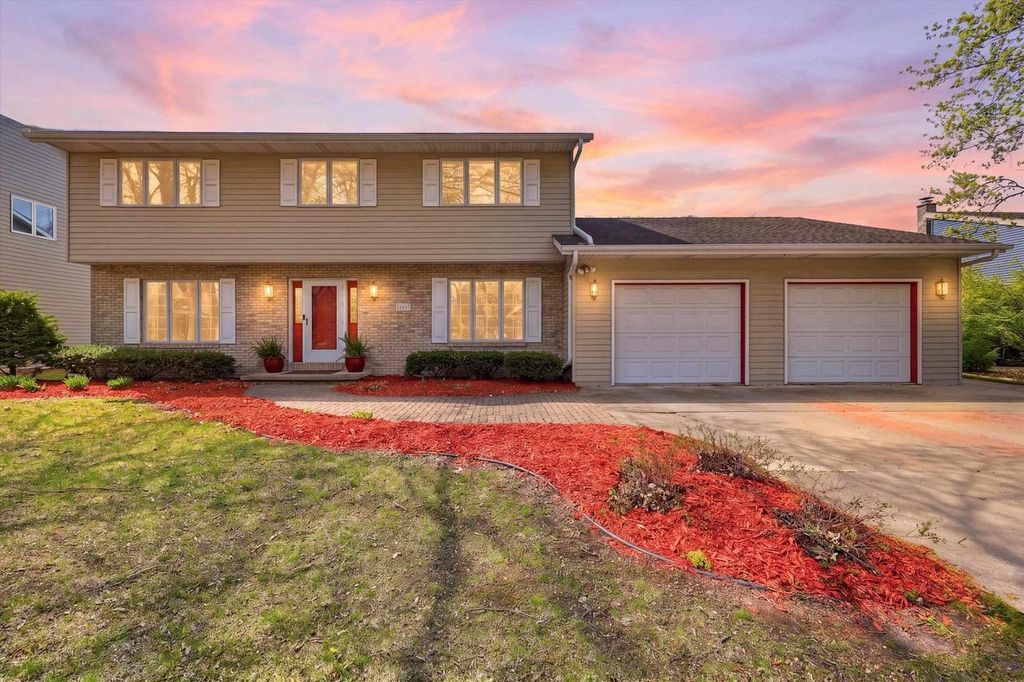 Photo of 917 E Kramer LANE, Appleton, WI 54915 (MLS # 50325135)