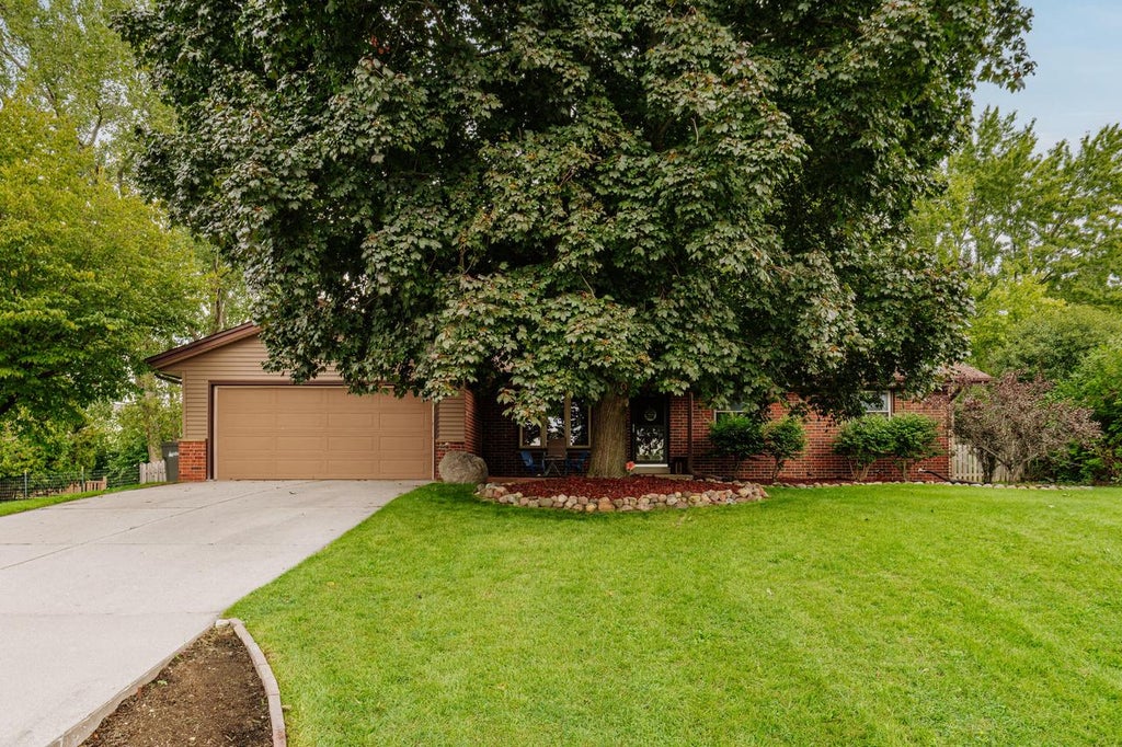 Photo of S77W17436 St Leonards DRIVE, Muskego, WI 53150 (MLS # 1981965)