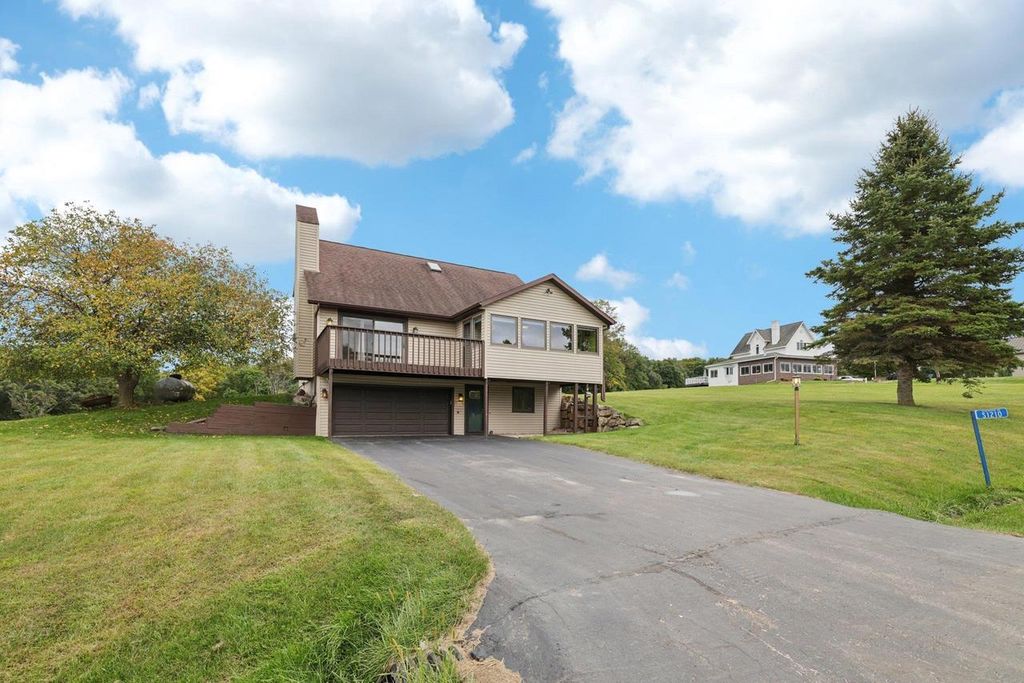 Photo of S1210 Remington DRIVE, La Valle, WI 53941 (MLS # 2009104)
