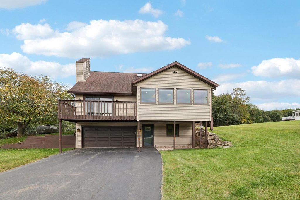 Photo of S1210 Remington DRIVE, La Valle, WI 53941 (MLS # 2009104)