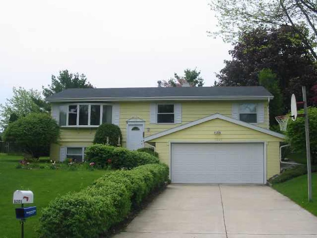 Photo of 5205 Meadowood DRIVE, Fitchburg, WI 53711 (MLS # 2024561)