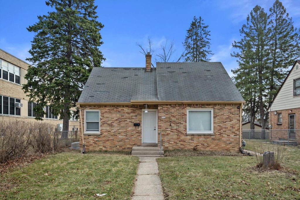 Photo of 5936 N 35th STREET, Milwaukee, WI 53209 (MLS # 1954795)
