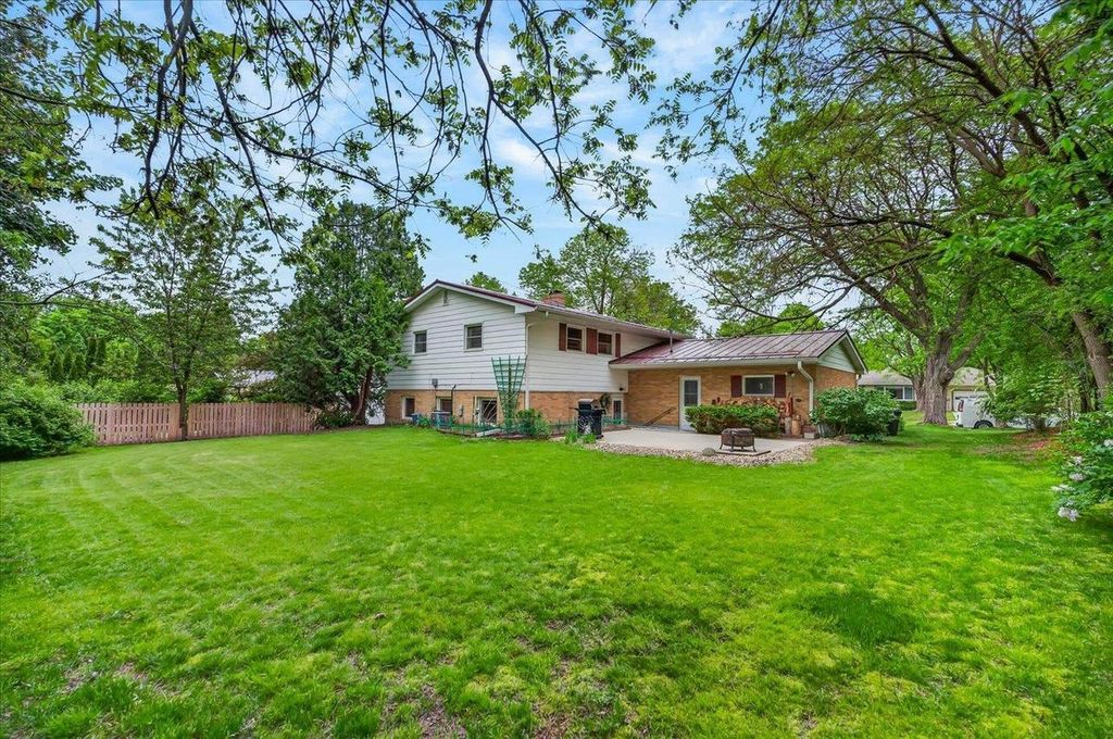 Photo of 326 Racine ROAD, Madison, WI 53705 (MLS # 2023747)