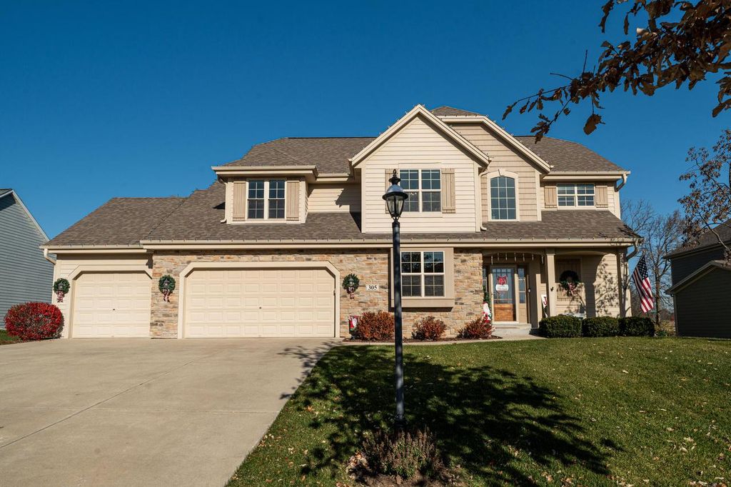 Photo of 305 Century Oak DRIVE, Waukesha, WI 53188 (MLS # 1943446)