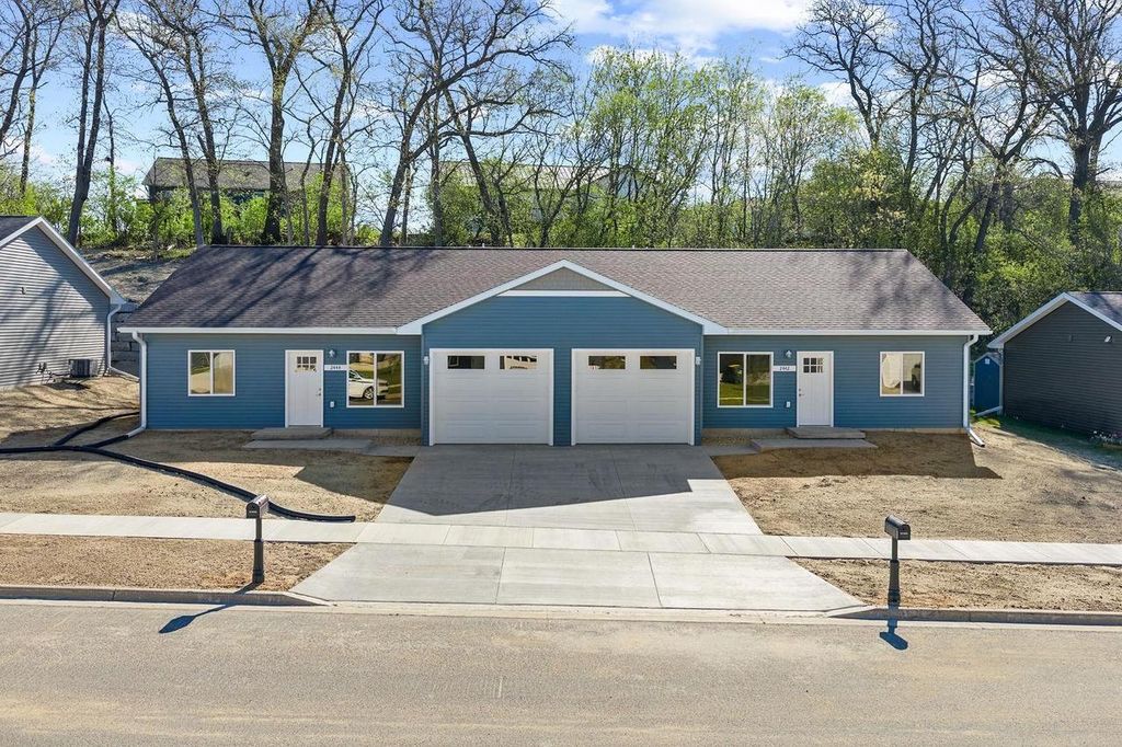 Photo of 2442 Russell COURT, Reedsburg, WI 53959 (MLS # 2023021)