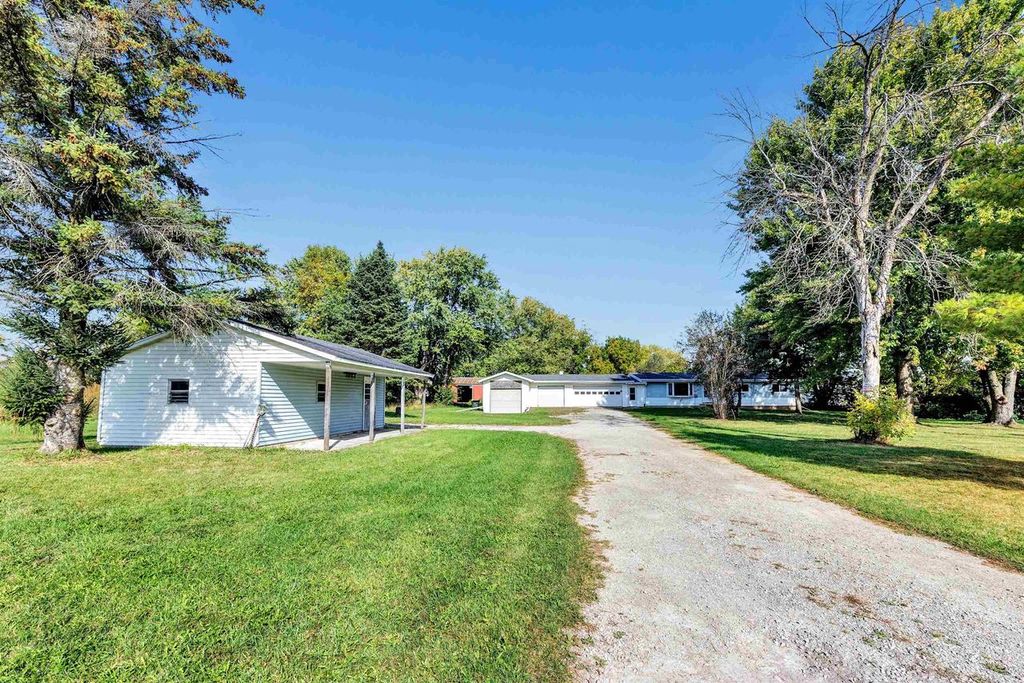 Photo of 4076 County Road G, Oshkosh, WI 54904 (MLS # 50319164)