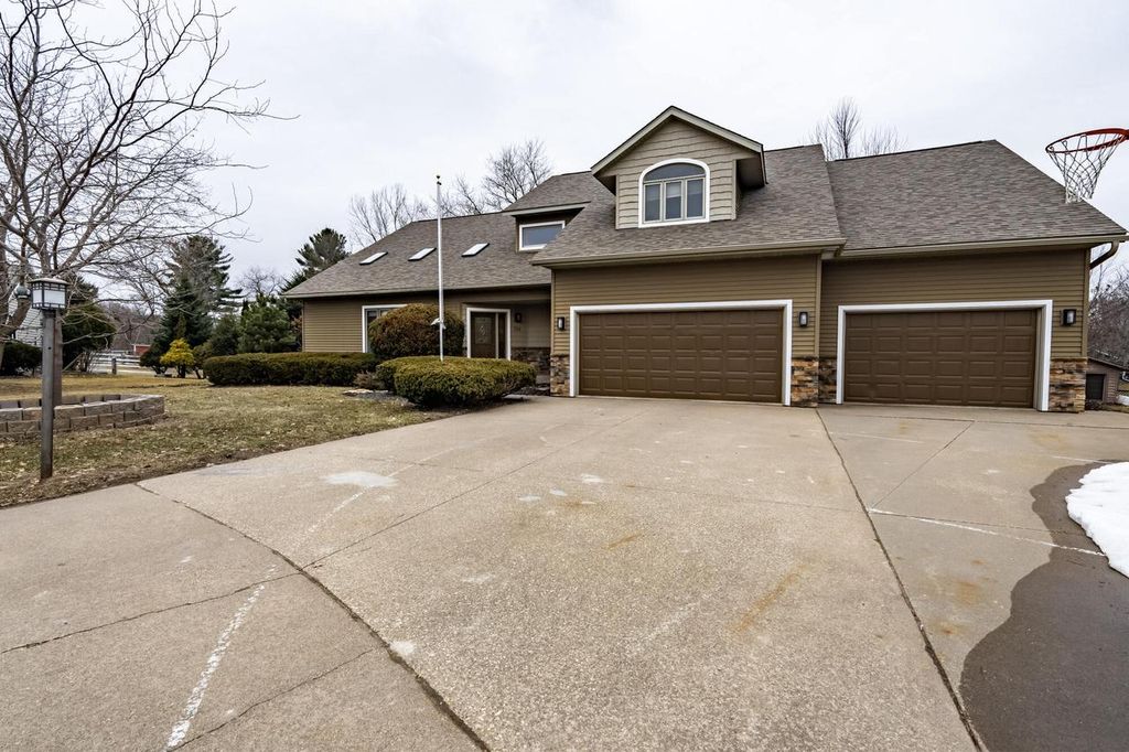 Photo of 715 Lee DRIVE, West Salem, WI 54669 (MLS # 1953287)