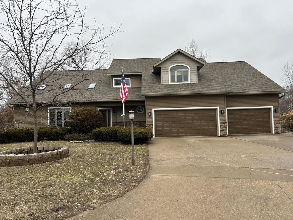 Photo of 715 Lee DRIVE, West Salem, WI 54669 (MLS # 1953287)