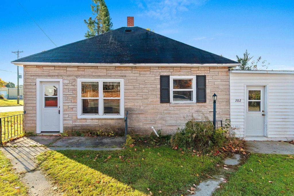 Photo of 202 Sherman STREET, Oconto Falls, WI 54154 (MLS # 50317038)