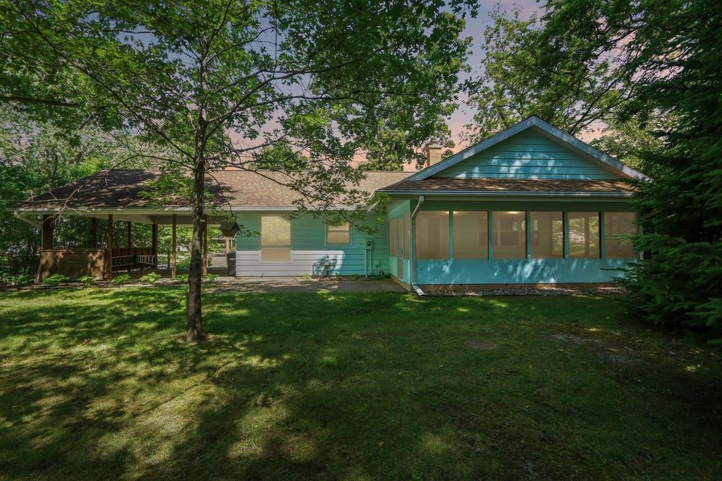 Photo of 6633 E Wood CIRCLE, Middleton, WI 53562 (MLS # 2024575)