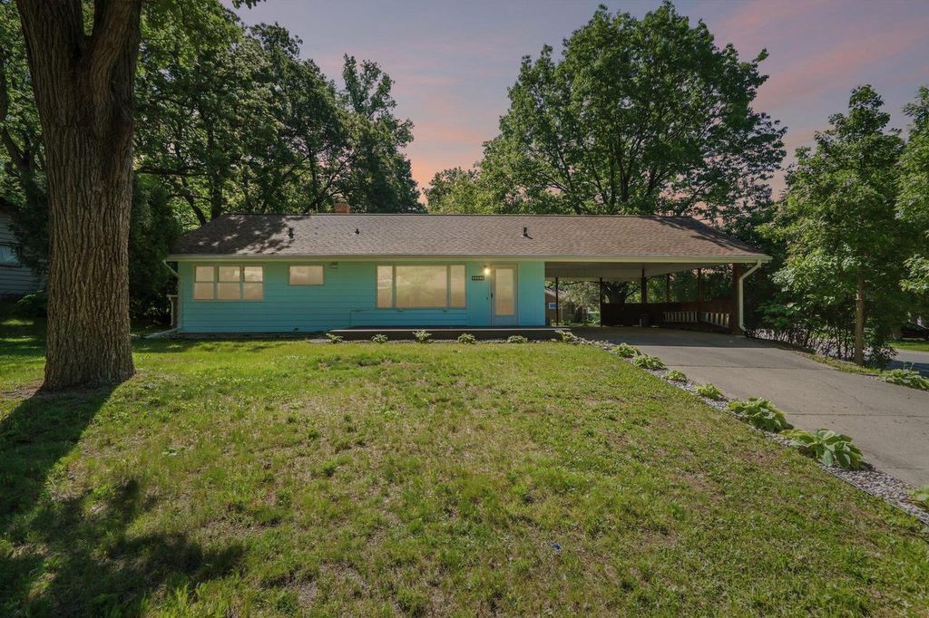 Photo of 6633 E Wood CIRCLE, Middleton, WI 53562 (MLS # 2024575)