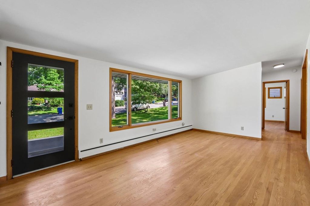 Photo of 6633 E Wood CIRCLE, Middleton, WI 53562 (MLS # 2024575)