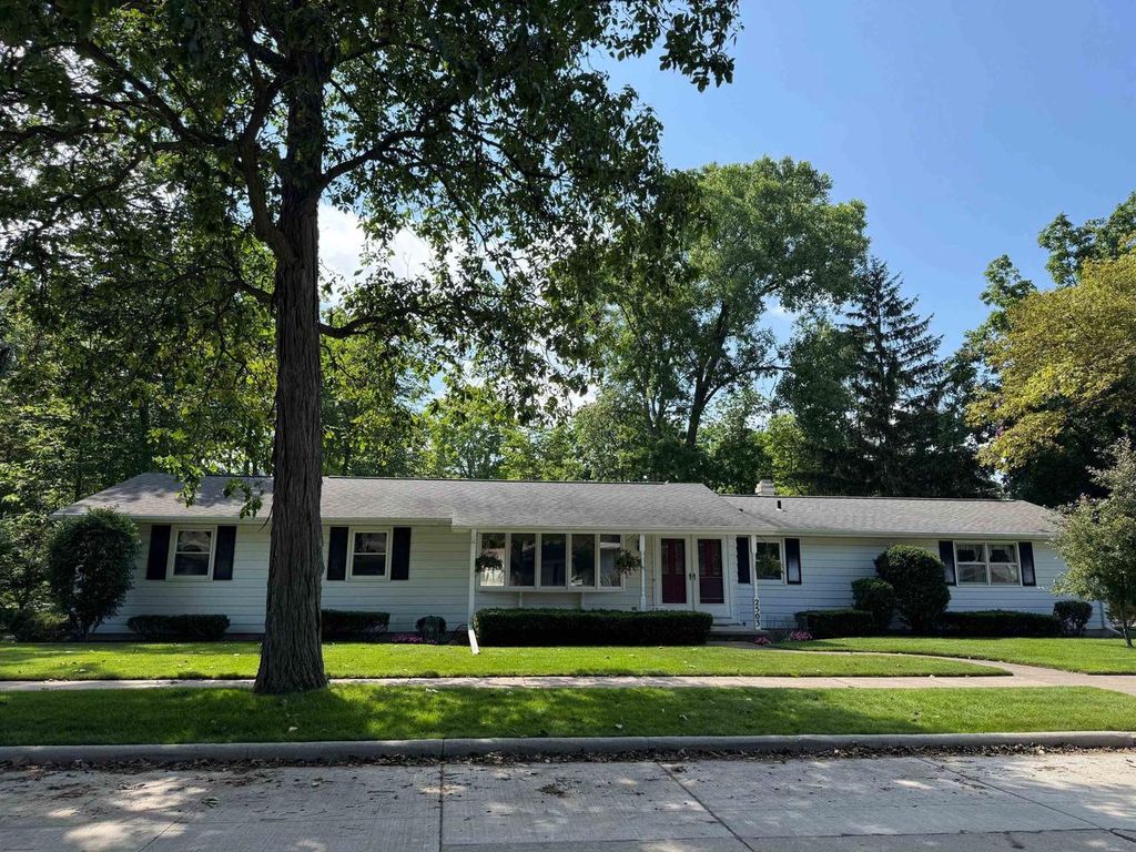 Photo of 2503 E Harmon STREET, Appleton, WI 54915 (MLS # 50315159)