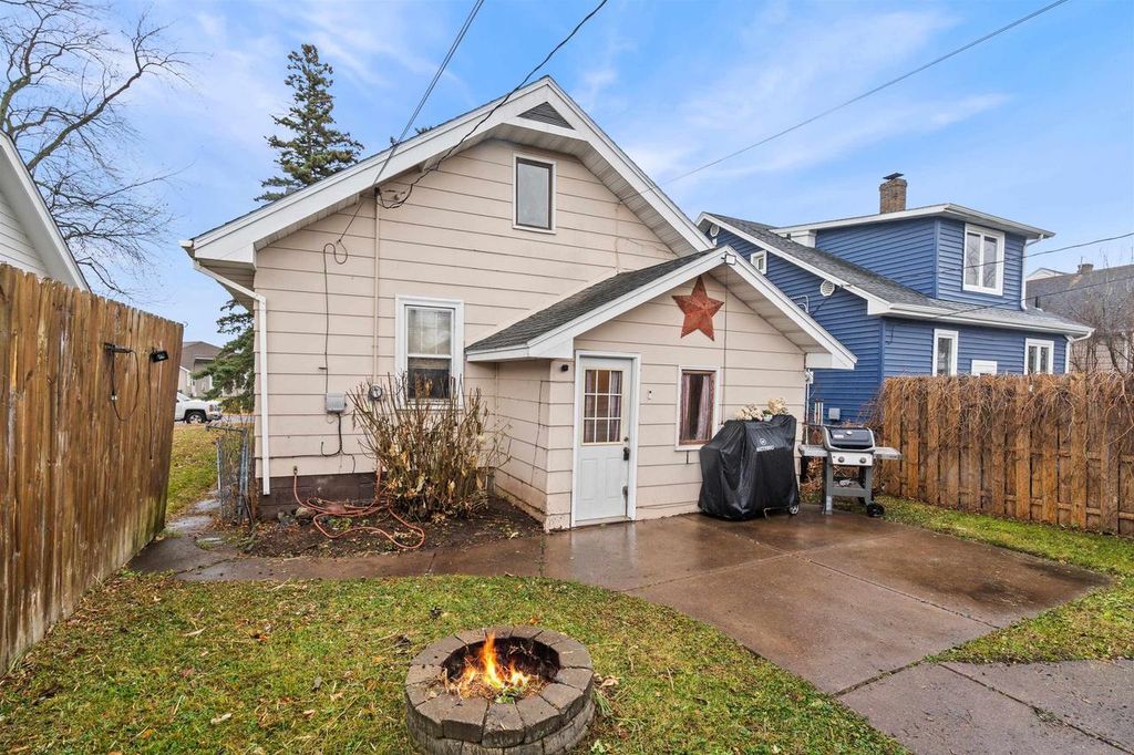 Photo of 1607 Wyoming AVENUE, Superior, WI 54880 (MLS # 6123010)