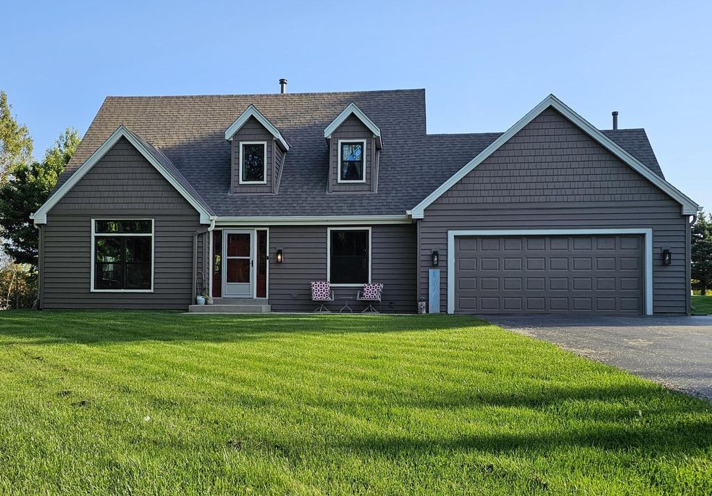 Photo of N70W25842 Coventry COURT, Lisbon, WI 53089 (MLS # 1935651)