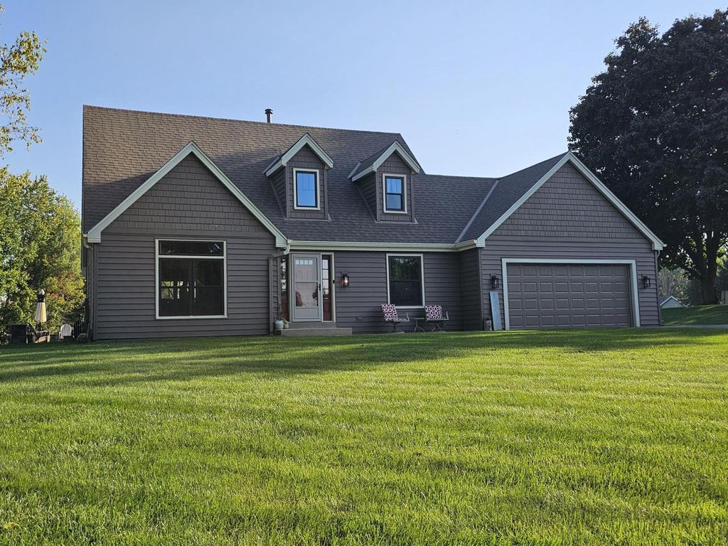 Photo of N70W25842 Coventry COURT, Lisbon, WI 53089 (MLS # 1935651)