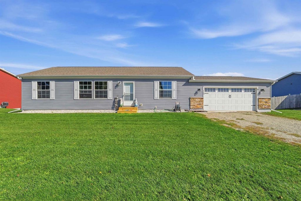 Photo of 528 S Main STREET, Juneau, WI 53039 (MLS # 2034546)