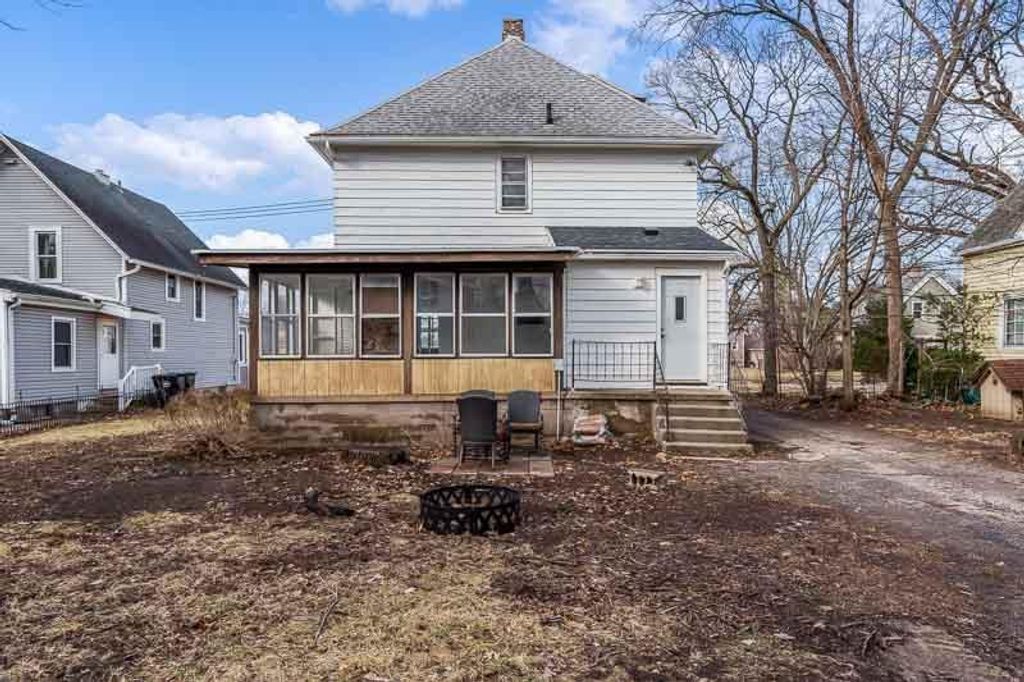 Photo of 1015 Prairie AVENUE, Beloit, WI 53511 (MLS # 2014573)