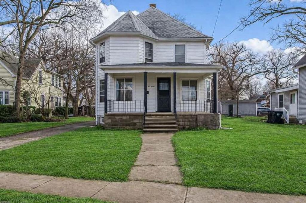 Photo of 1015 Prairie AVENUE, Beloit, WI 53511 (MLS # 2014573)