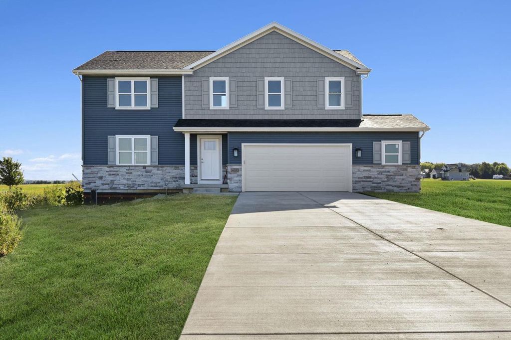 Photo of N6220 Blarney Stone DRIVE #0053, Albany, WI 53520 (MLS # 2016081)
