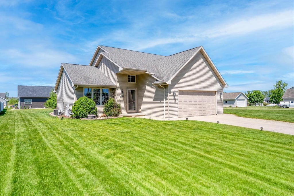 Photo of 305 Spencer STREET, Green Bay, WI 54303 (MLS # 50326610)