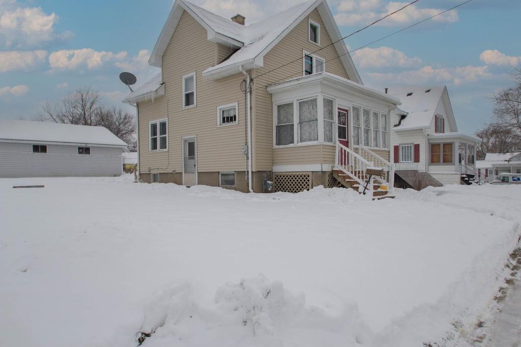 Photo of 511 W Cady STREET, Watertown, WI 53094 (MLS # 1944390)