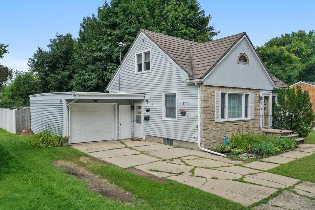 Photo of 529 Newtols STREET, Green Bay, WI 54302 (MLS # 50330933)